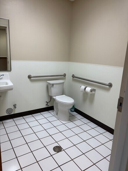 More Photos Of 3115 E Lion, Salt Lake City Medical For Sale