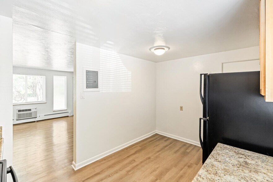 More Photos Of 1679-1695 Reed St, Lakewood Apartments For Sale