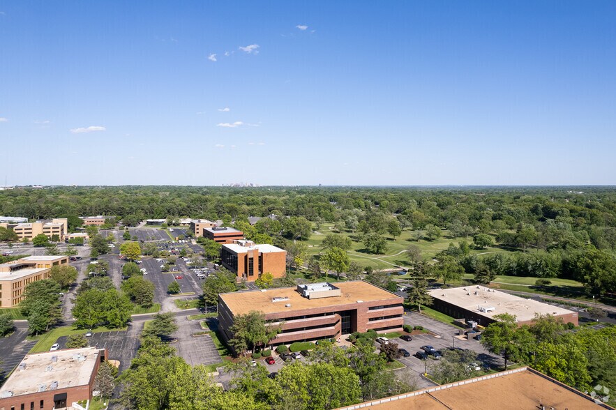More Photos Of 655 Craig Rd, Creve Coeur Office For Lease