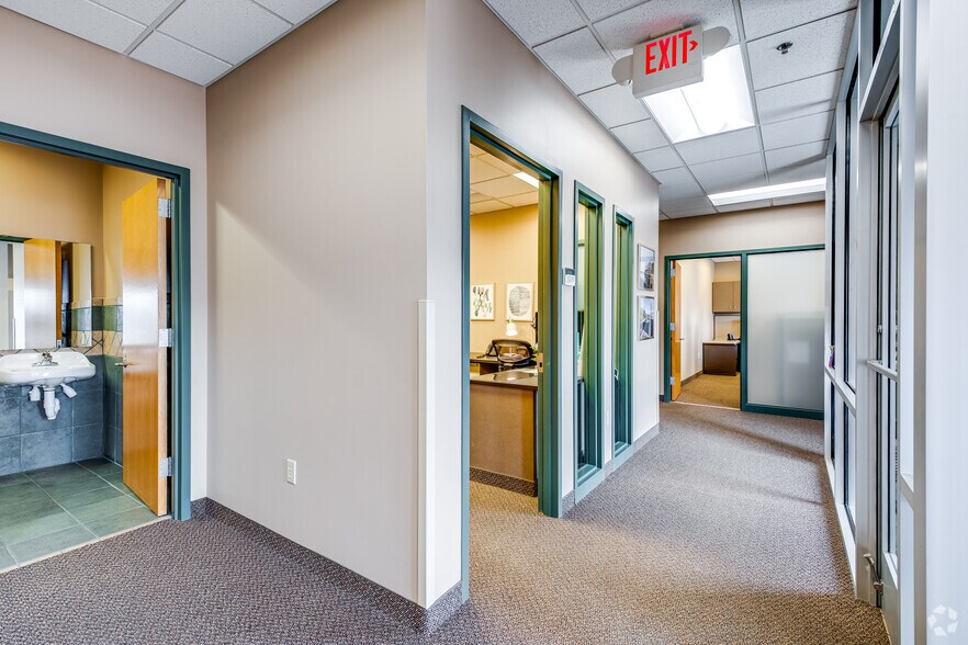 More Photos Of 3276 Fanum Rd, Vadnais Heights Service For Lease