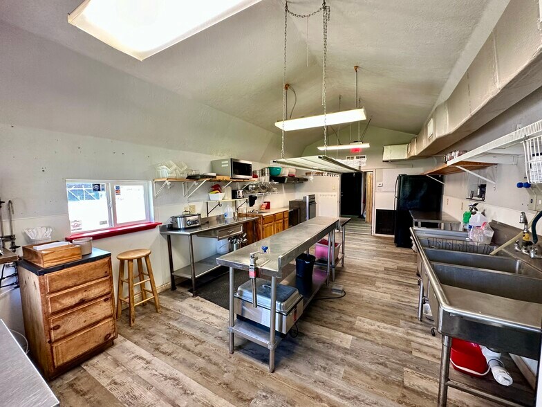 More Photos Of 5949 W Port Arthur Rd, Port Arthur Restaurant For Lease