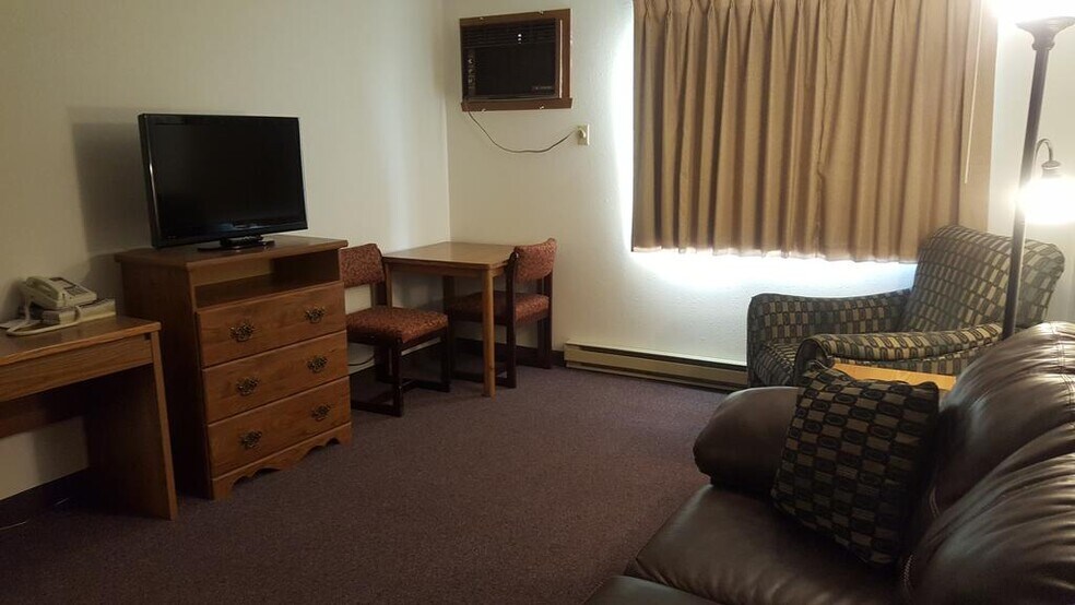 More Photos Of 427 2nd Avenue NW, Wibaux Hotel For Sale