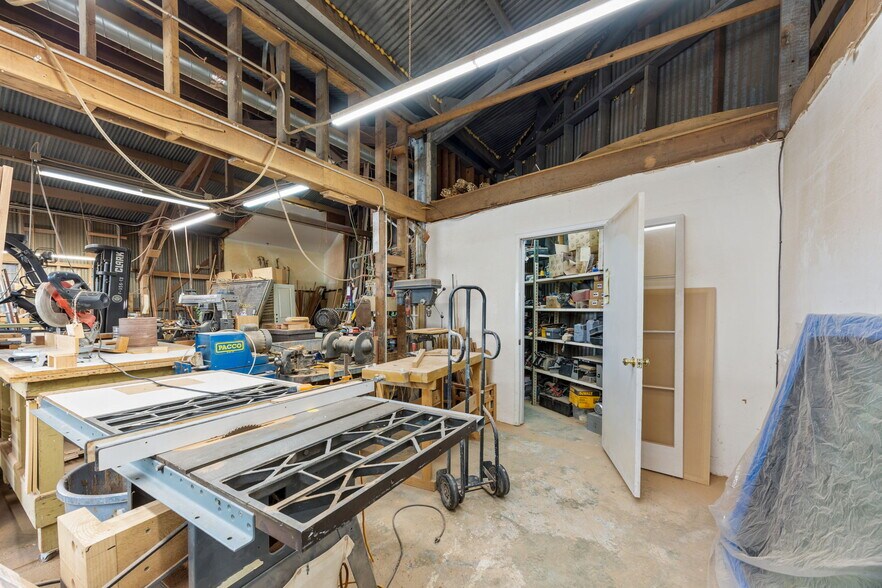 More Photos Of 8401 Baldwin St, Oakland Warehouse For Sale