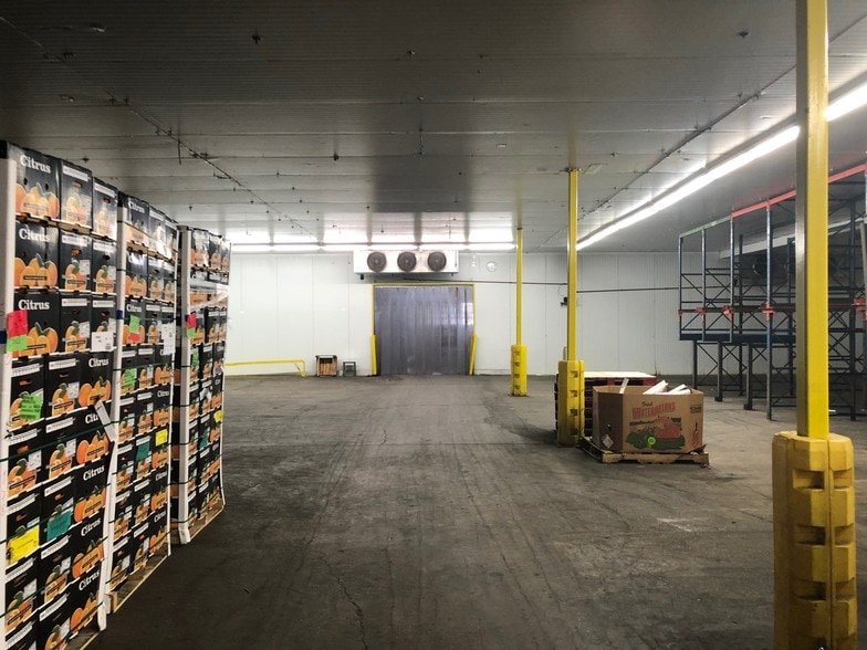 More Photos Of 16-26 Esther St, Newark Manufacturing For Lease