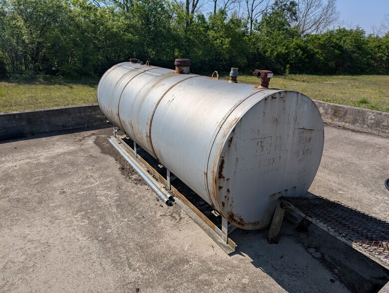 More Photos Of 707 Jewell Rd, Wilmore Warehouse For Sale