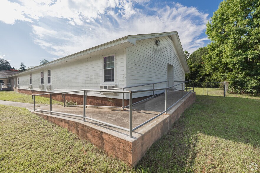 More Photos Of 2902 South Island Rd, Georgetown Healthcare For Lease