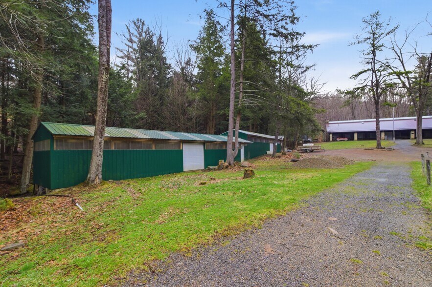 More Photos Of 89 Nolan Rd, Penfield General Retail For Sale