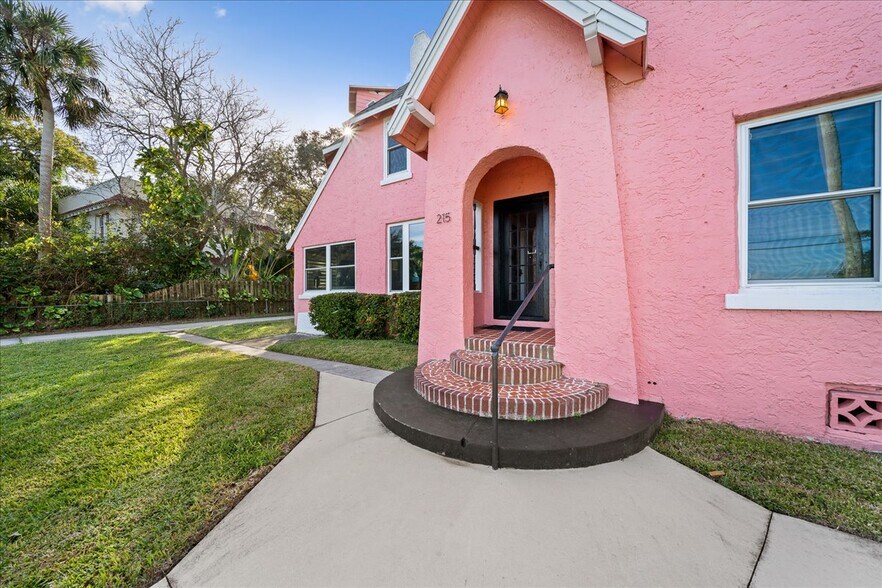 More Photos Of 215 Riverside Dr, Cocoa Apartments For Sale