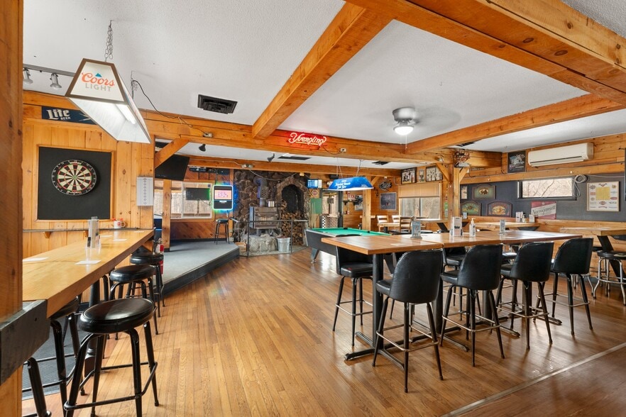 More Photos Of 415 Palmer Ave, Warwick Bar For Sale