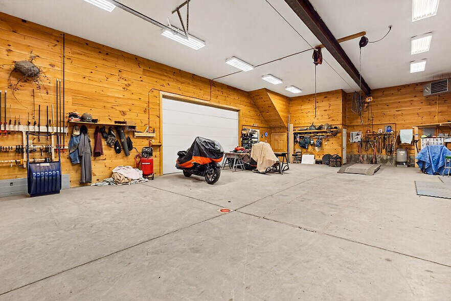 More Photos Of 17 Aviator Pl, Oakland Industrial For Sale