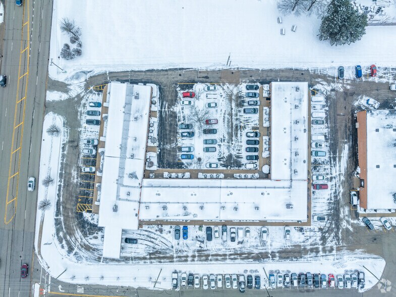 More Photos Of 5120 Belmont Rd, Downers Grove Office For Lease