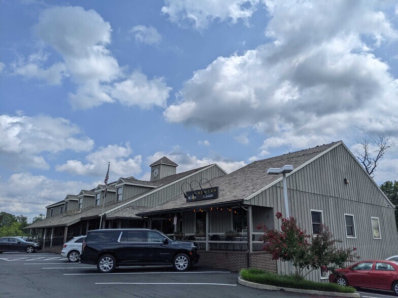 More Photos Of 1620 Baltimore Pike, Chadds Ford Storefront Retail Office For Lease