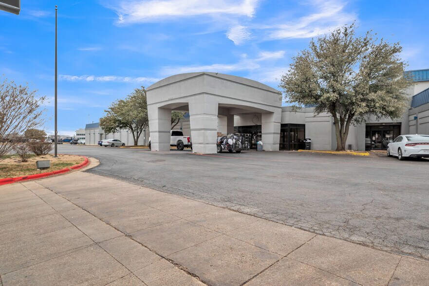 More Photos Of 5203 S 1st St, Abilene Hotel For Sale
