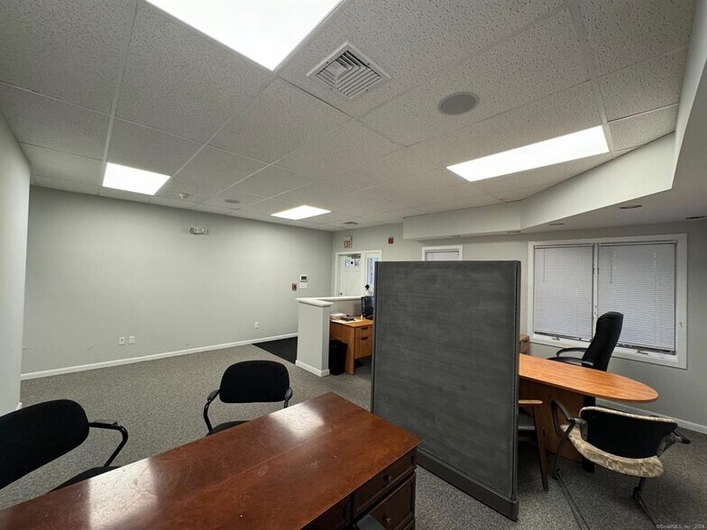 More Photos Of 324 Elm St, Monroe Medical For Sale