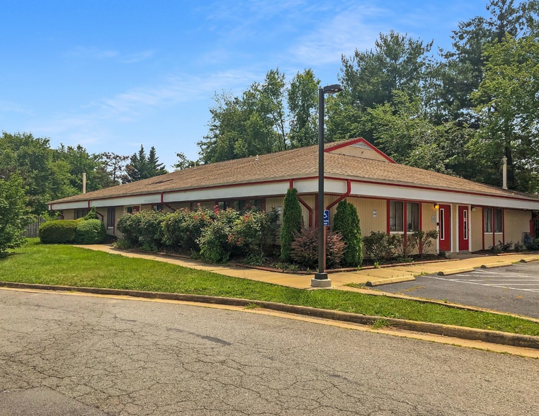 More Photos Of 83 Sugarland Run Dr, Sterling Daycare Center For Lease