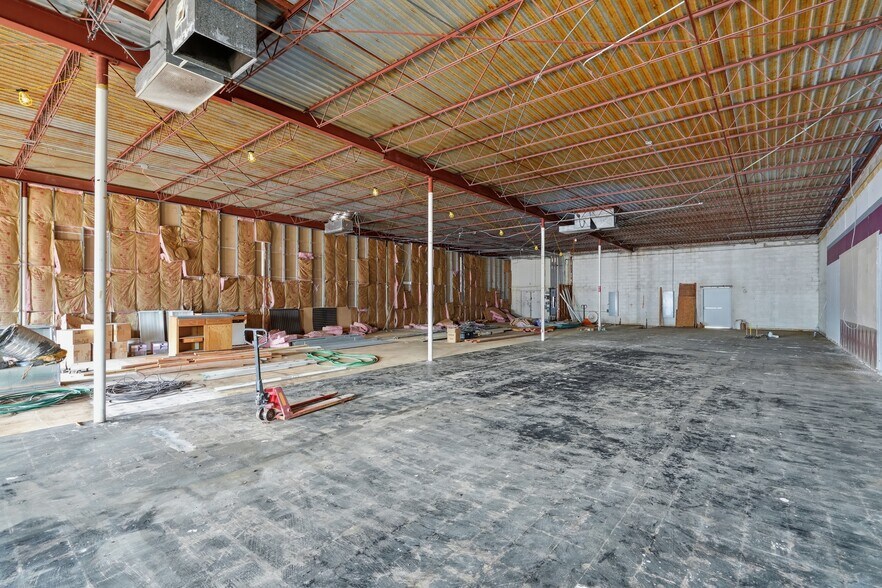 More Photos Of 605 S Green Ave, Purcell Freestanding For Sale
