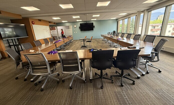 More Photos Of 678 Bernard Av, Kelowna Office For Sale