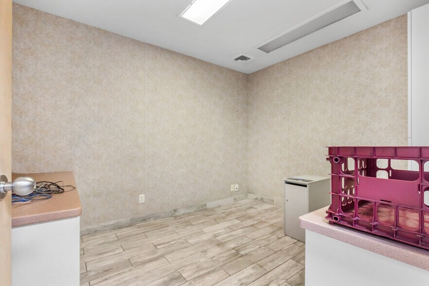 More Photos Of 297 16th Ave, Newark Land For Sale