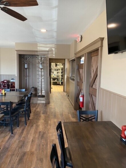 More Photos Of 10980 Dunnigan Rd, Emmett Restaurant For Sale