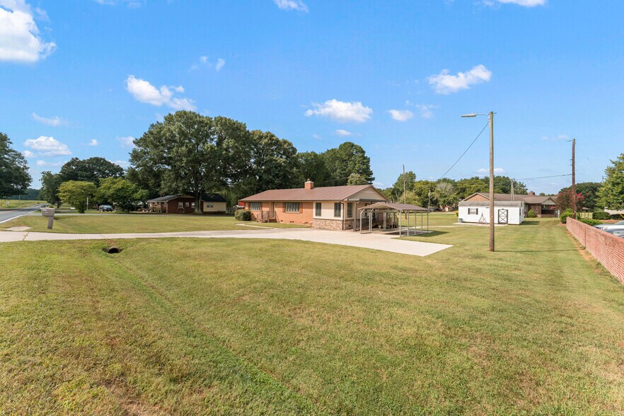 More Photos Of 128 Killian Farm Rd, Stanley Medical For Lease