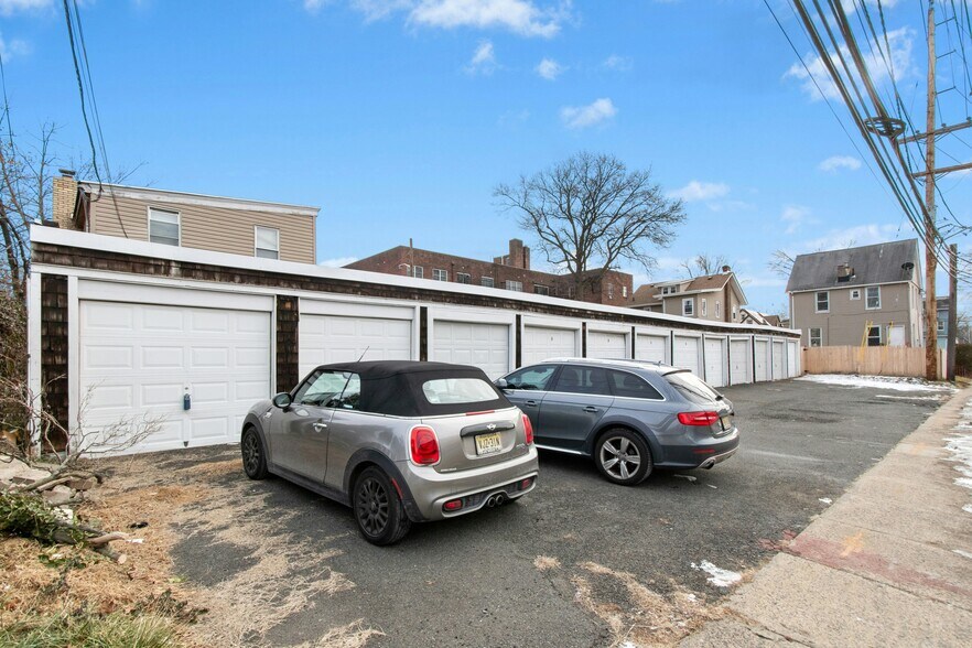 More Photos Of 162 W 2nd Ave, Roselle Self Storage For Sale