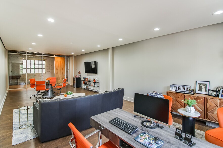 More Photos Of 225 S Knoblock St, Stillwater Storefront For Sale