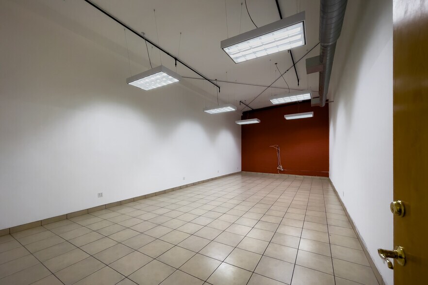 More Photos Of 6949 La Tijera Blvd, Los Angeles Flex For Lease