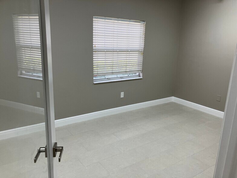More Photos Of 3216 Cove Bend Dr, Lutz Medical For Sale