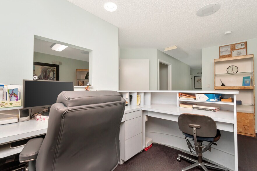 More Photos Of 28960 US Highway 19 N, Clearwater Medical For Sale