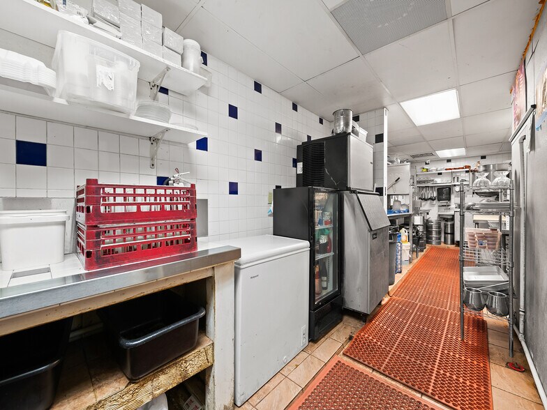 More Photos Of 3016 E Commercial Blvd, Fort Lauderdale Restaurant For Sale