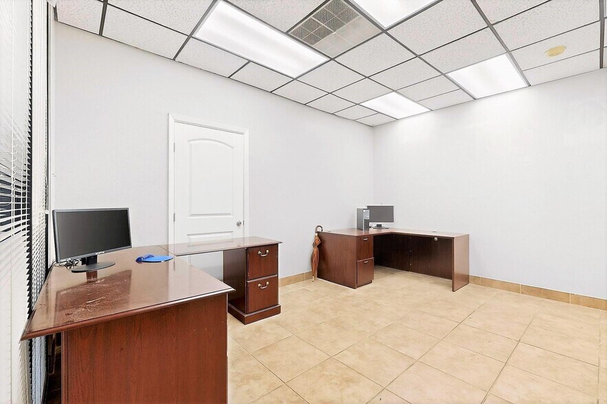 More Photos Of 5755 Rufe Snow Dr, North Richland Hills Office For Lease