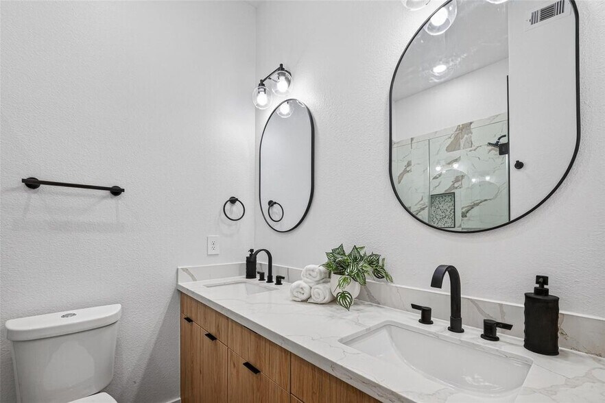 More Photos Of 7840 Nashville Unit A/B Street, Houston Apartments For Sale