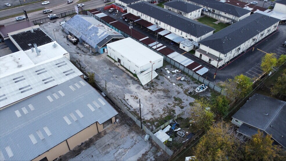 More Photos Of 10540 S Post Oak Rd, Houston Office For Lease