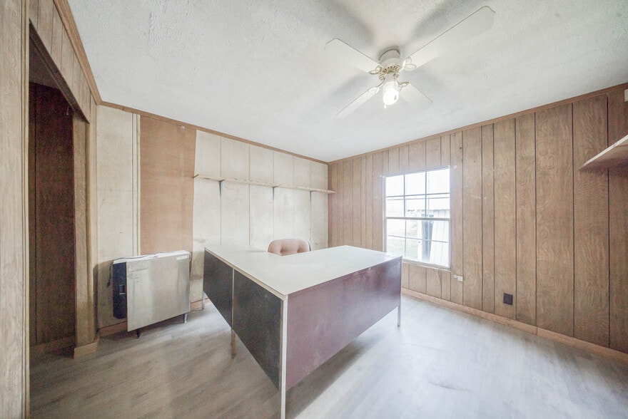 More Photos Of 17475 S US Highway 63, Rolla General Retail For Sale