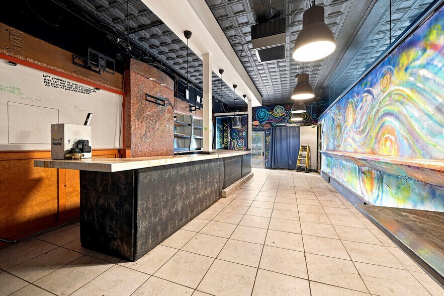 More Photos Of 1437-39 South Street, Philadelphia Specialty For Lease