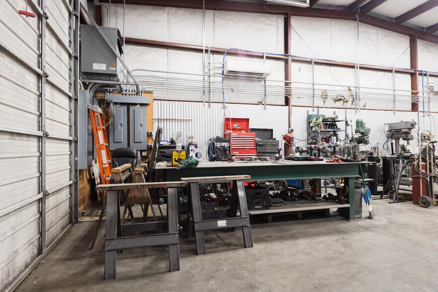 More Photos Of 2002 Fruitvale Blvd, Yakima Warehouse For Sale