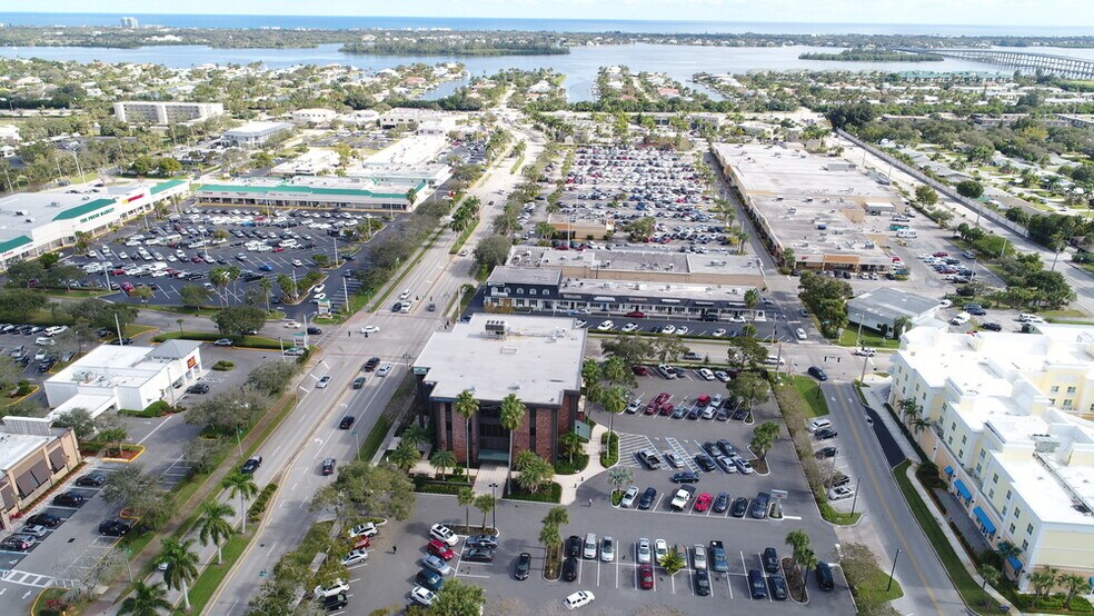 More Photos Of 601 21st St, Vero Beach Loft Creative Space For Lease