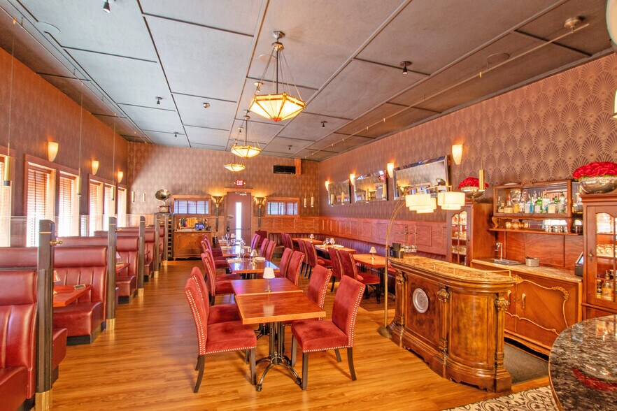 More Photos Of 638 SW 6th St, Redmond Restaurant For Sale
