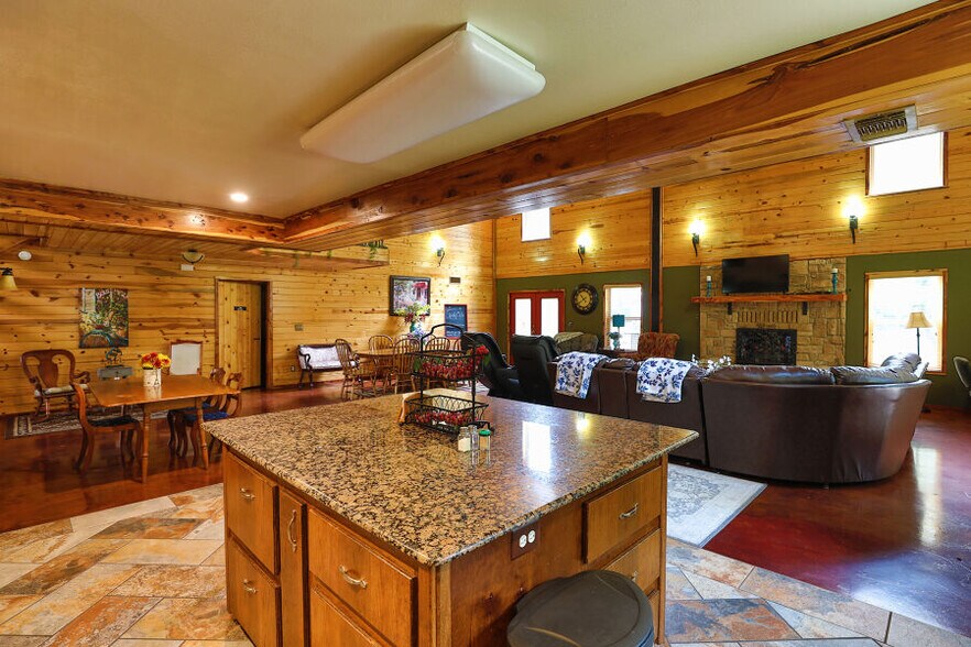 More Photos Of 1083 N 4290 Rd, Hugo Hotel For Sale