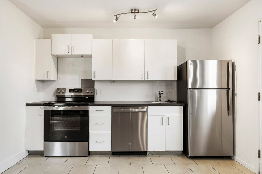 More Photos Of 521 Sinclair, Reno Apartments For Sale