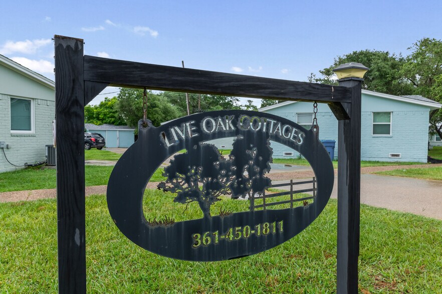 More Photos Of 1300 N Live Oak St, Rockport Multifamily For Sale