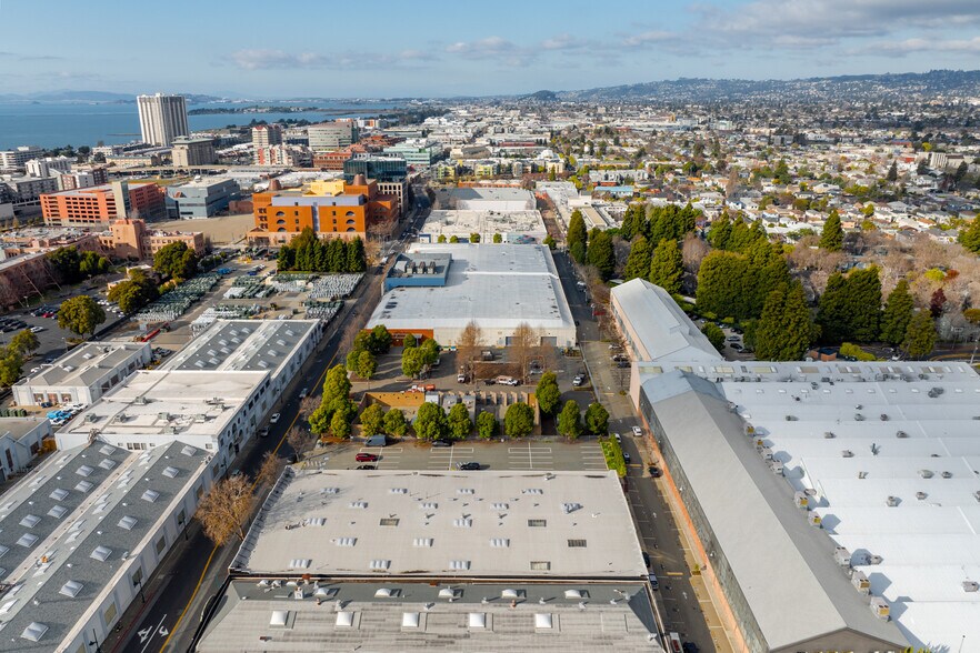 More Photos Of 4512-4514 Hollis St, Emeryville Warehouse For Lease