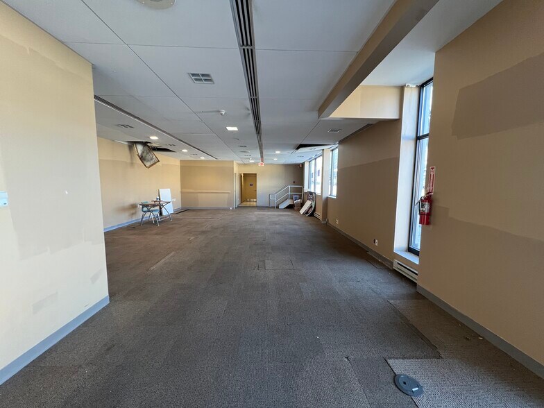 More Photos Of 435-437 Broadway, Bayonne Bank For Lease