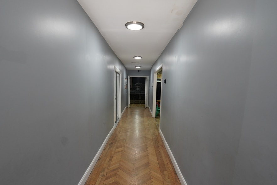More Photos Of 527 Cumberland St, Dallas Religious Facility For Sale