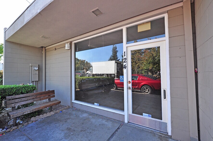 More Photos Of 124 Spring St, Pleasanton Convenience Store For Sale