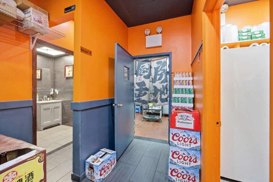 More Photos Of 136-21 41st Ave, Flushing Storefront Retail Office For Sale
