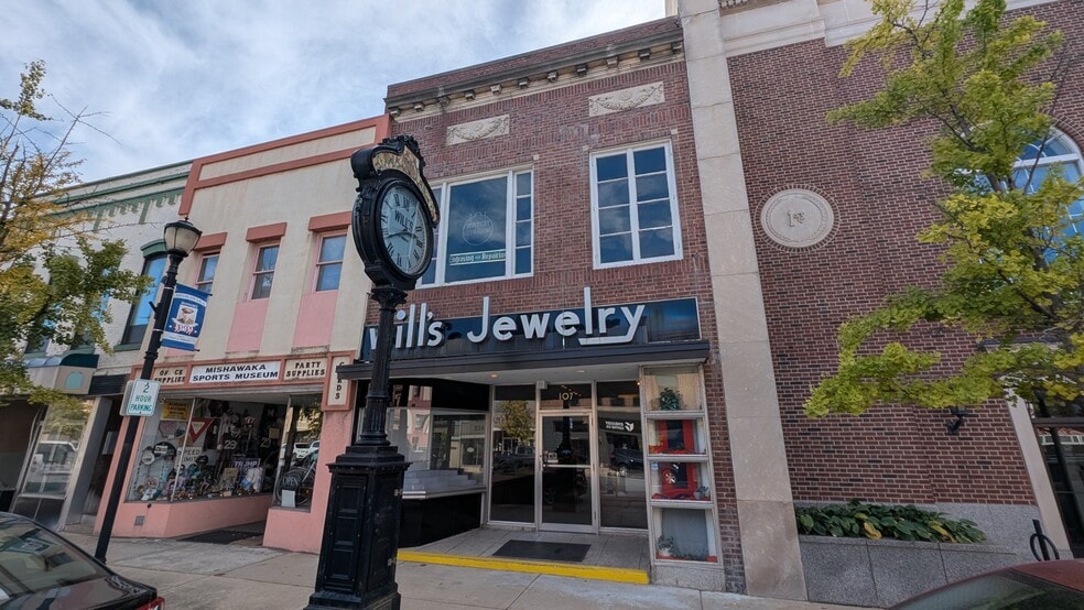 More Photos Of 107 Lincolnway East, Mishawaka Storefront For Sale