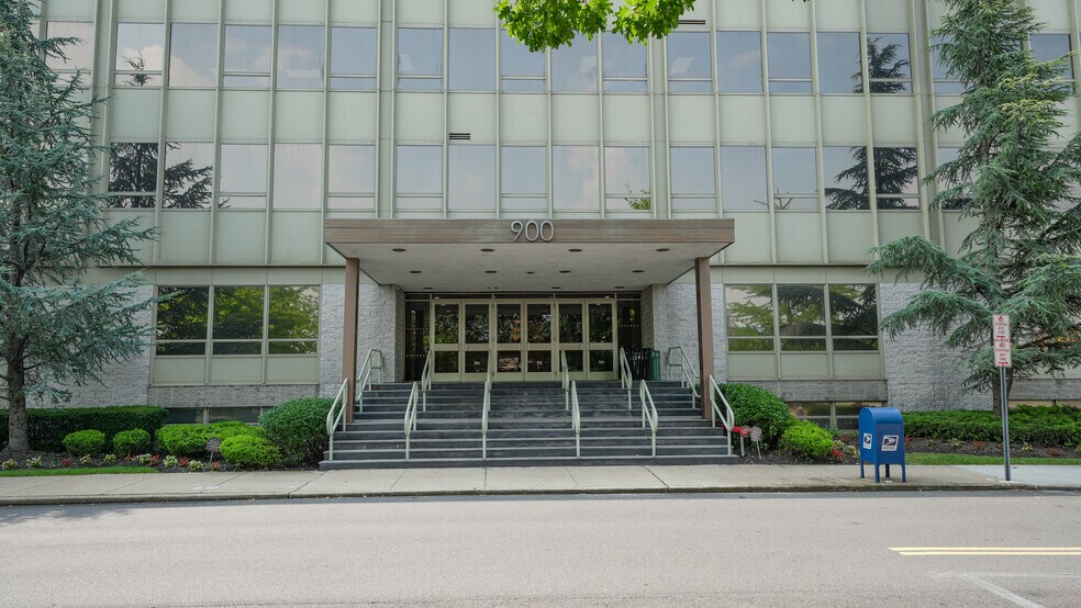 Primary Photo Of 900 Merchants Concourse, Westbury Office For Sale