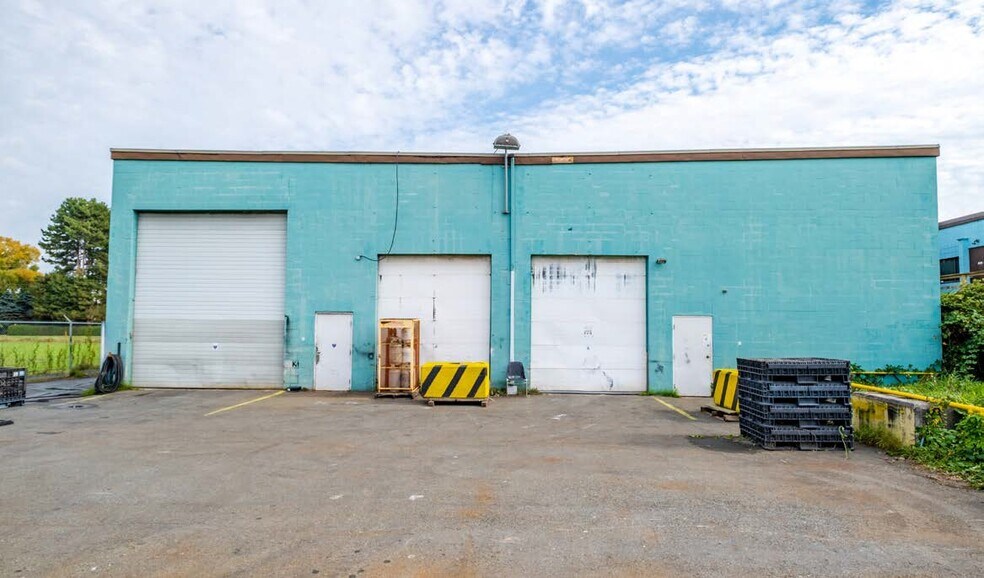 More Photos Of 6469 64 St, Delta Manufacturing For Lease