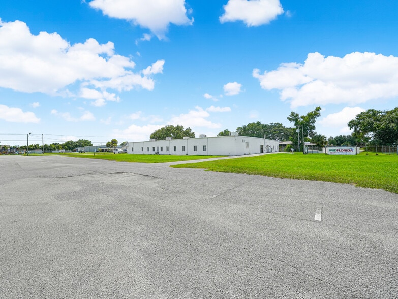 More Photos Of 2915 Parkway st, Lakeland Office For Lease